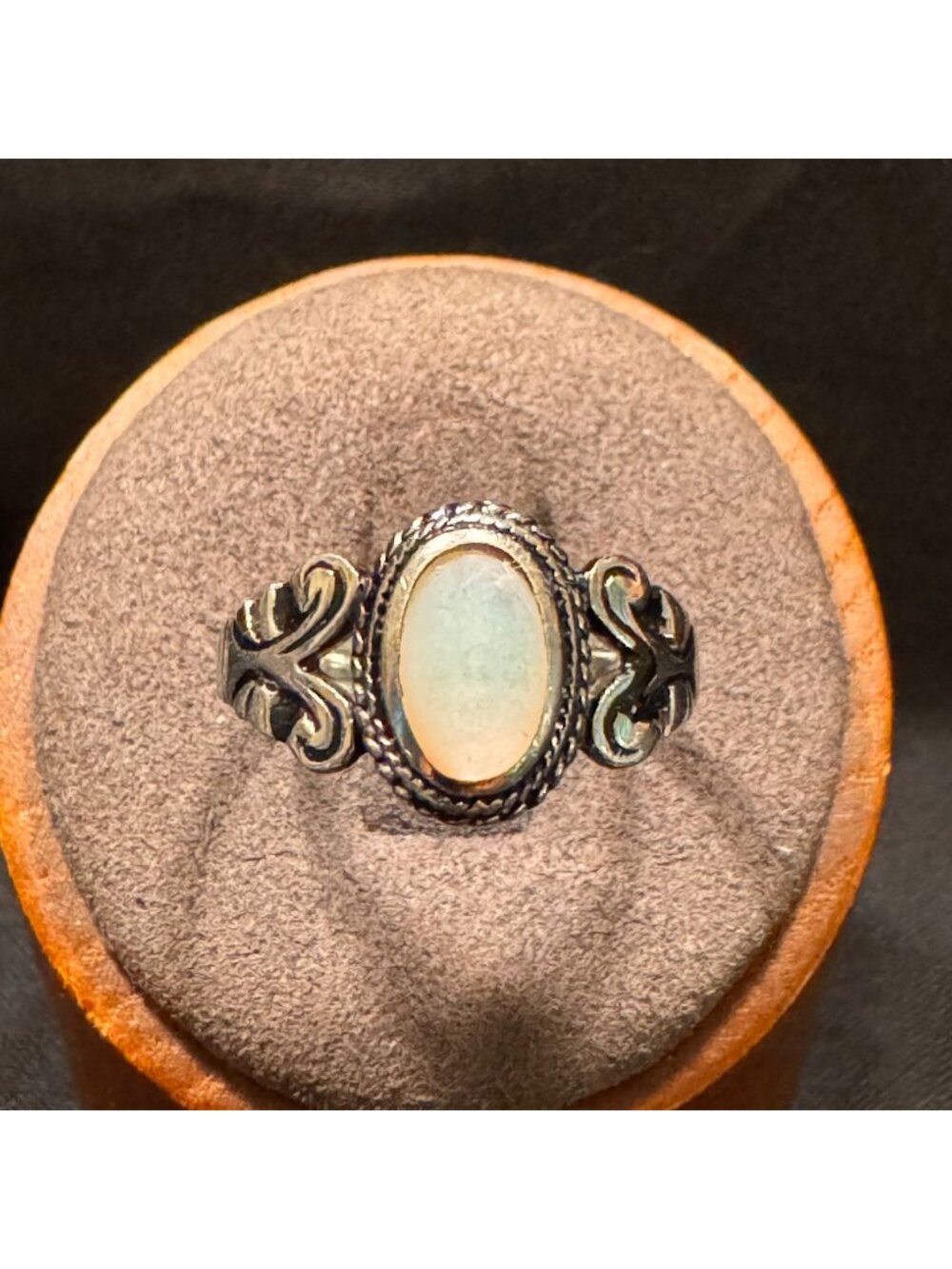 Sterling Silver 925 Mother of Pearl Bezel Set Scroll Design Ring Size 8
